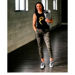 Zyia green camo unwind joggers
